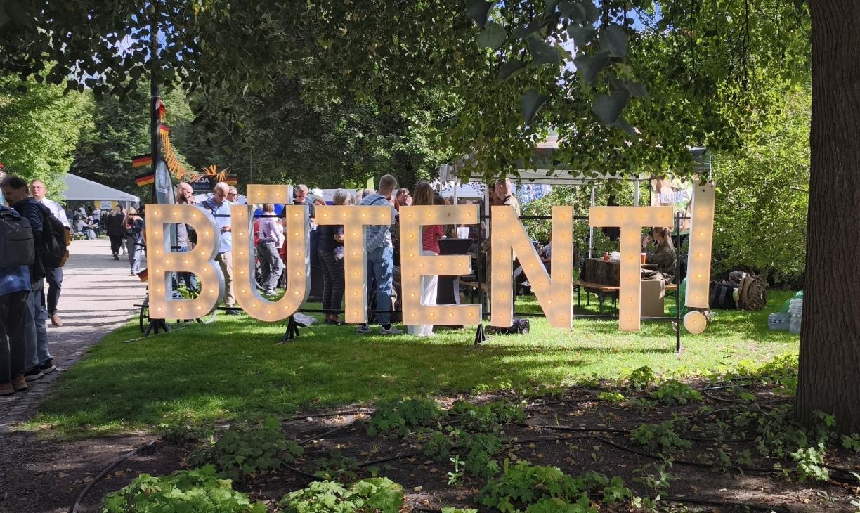 Dalinamės akimirkomis iš diskusijų festivalio „Būtent!“