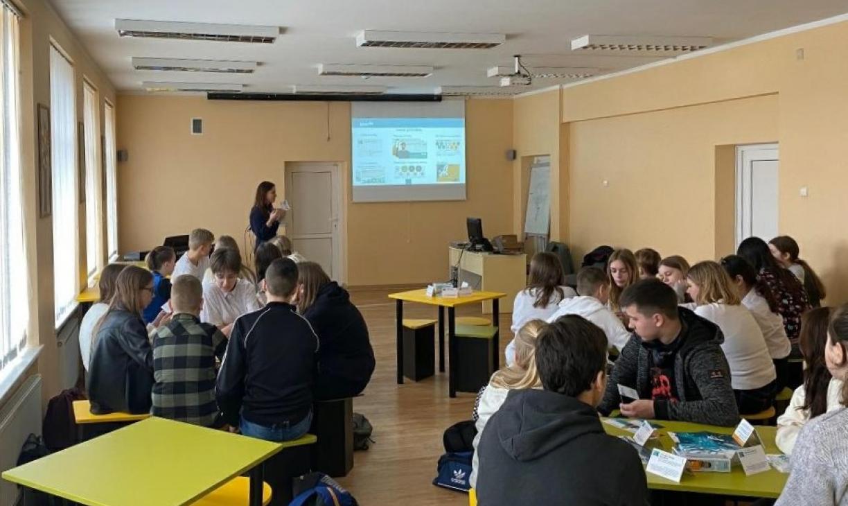 EMN komanda diskutavo su jaunimu Kazlų Rūdoje